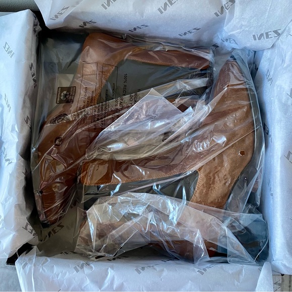 INEZ Caro Chelsea Boot in Chestnut Suede - Picture 7 of 9